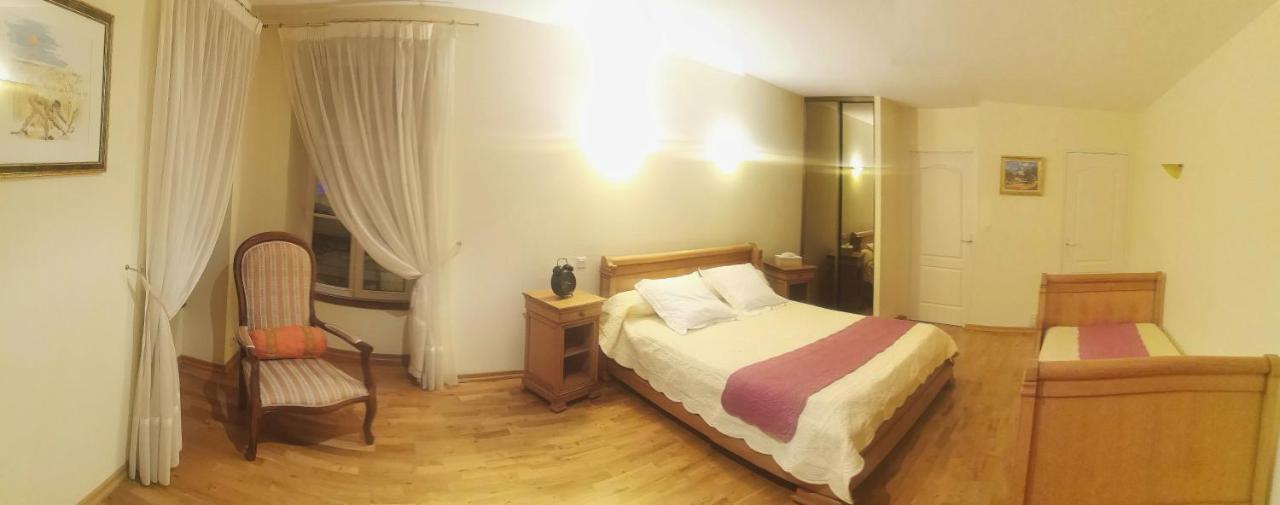 Bed and Breakfast Chambre D'Hotes Le Val Du Chapelain Montigny-la-Resle Екстер'єр фото