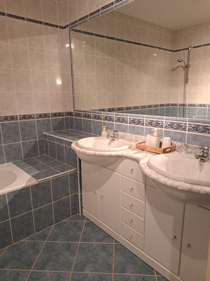 Bed and Breakfast Chambre D'Hotes Le Val Du Chapelain Montigny-la-Resle Екстер'єр фото