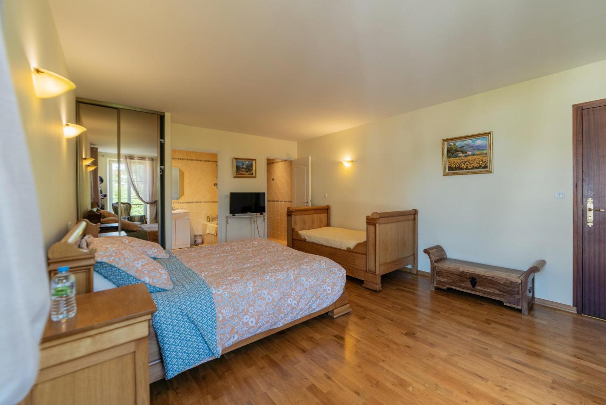 Bed and Breakfast Chambre D'Hotes Le Val Du Chapelain Montigny-la-Resle Номер фото